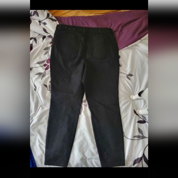 Jeans - Picture 2 of 2